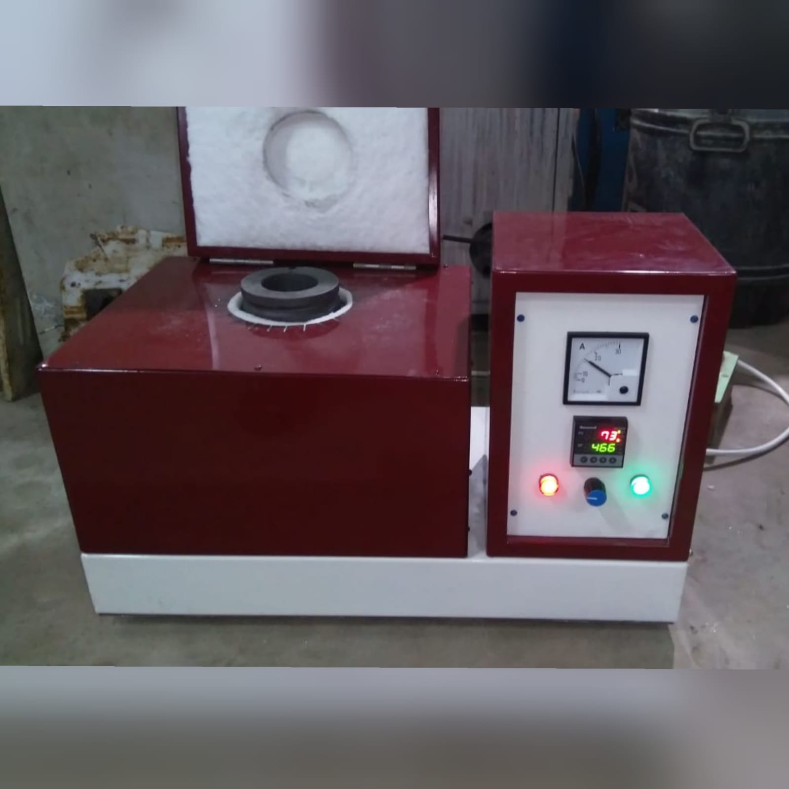 Induction melting furnace